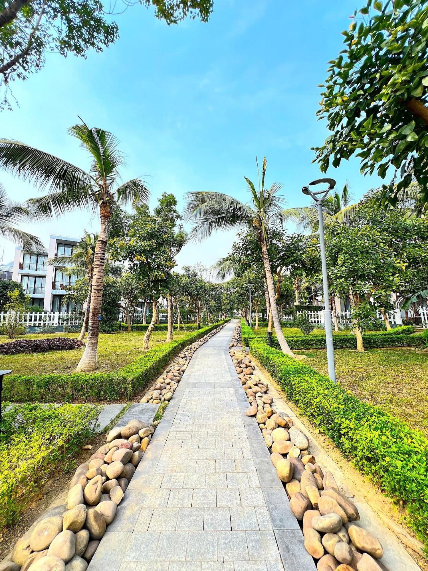 Oakwood Resort Ha Long